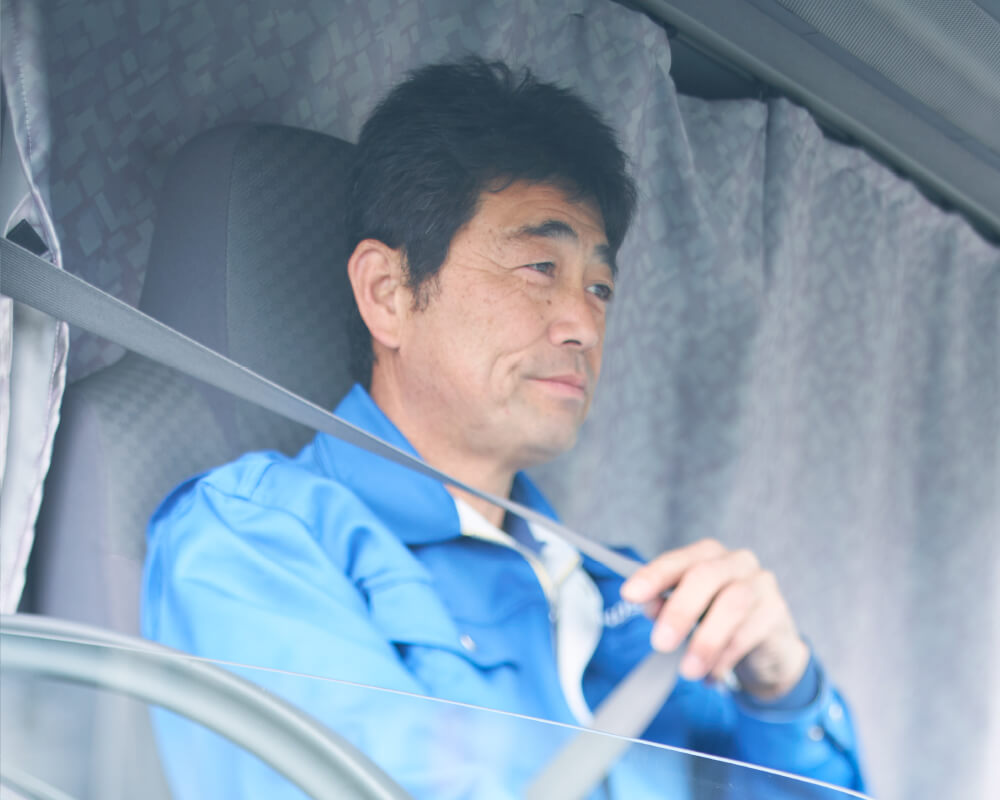 永瀬伸行運転席にて