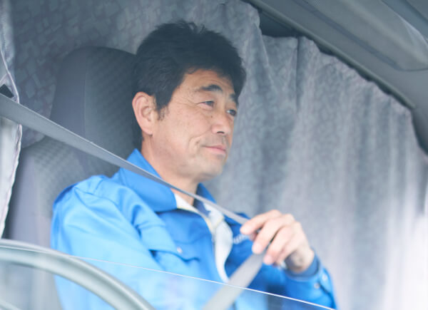 永瀬伸行運転席にて