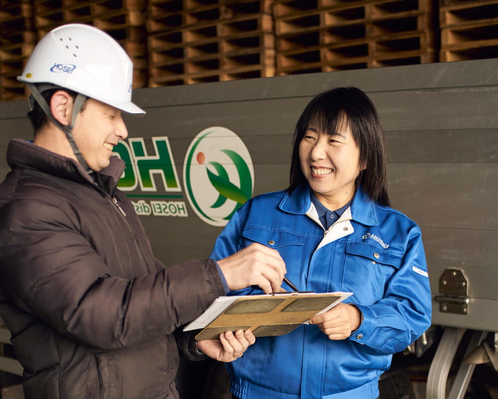 S・Y運転席にて