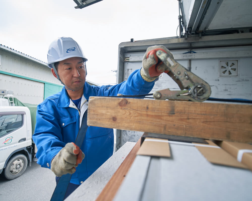 柿本和成運転席にて